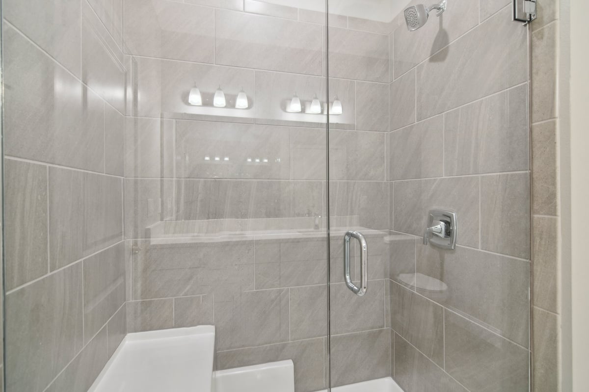Aspen with Study Primary Bathroom