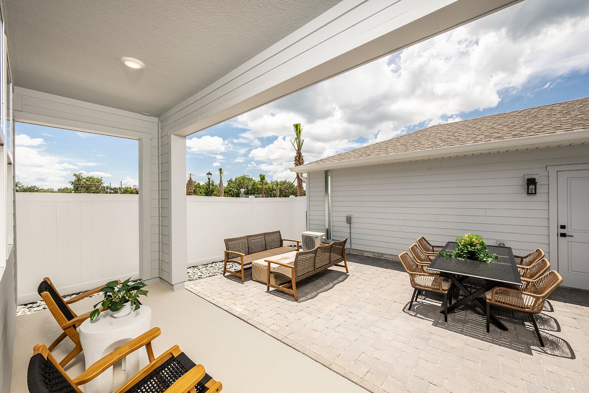 Richmond End Covered Patio