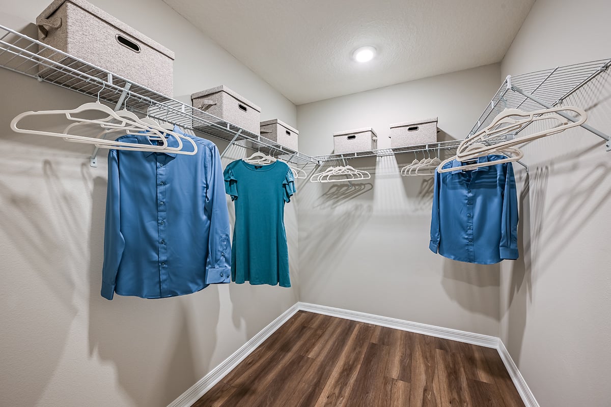Elm Primary Closet